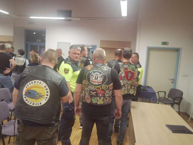 policija, sestanek, moto-klubi