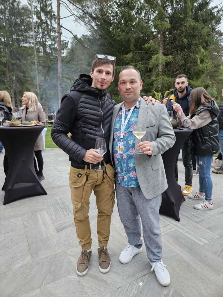 _robert_kranjec_in_gregor_kren.jpg