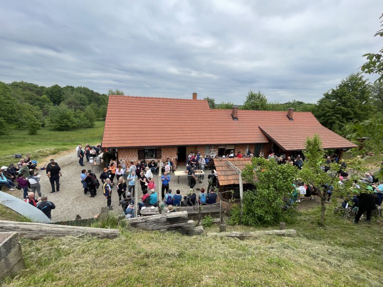 pohod, 1.-maj, 17.-prvomajski-pohod, adrijanci, šktd-adrijanci