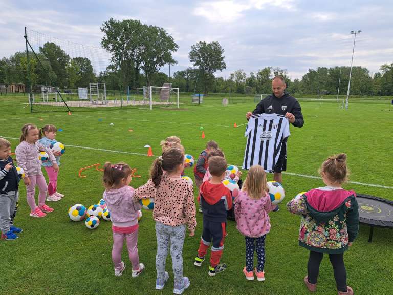 kocljeva-2, vrtec-manka-golarja-gornja-radgona, nogometni-trening, matic-maruško