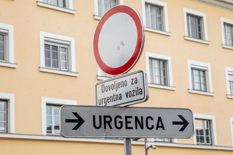urgenca, ukc ljubljana, znak