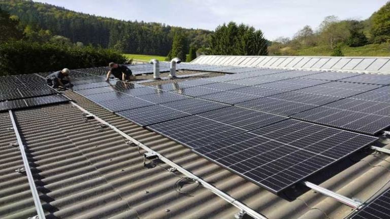 Pokopališče-sončne-celice