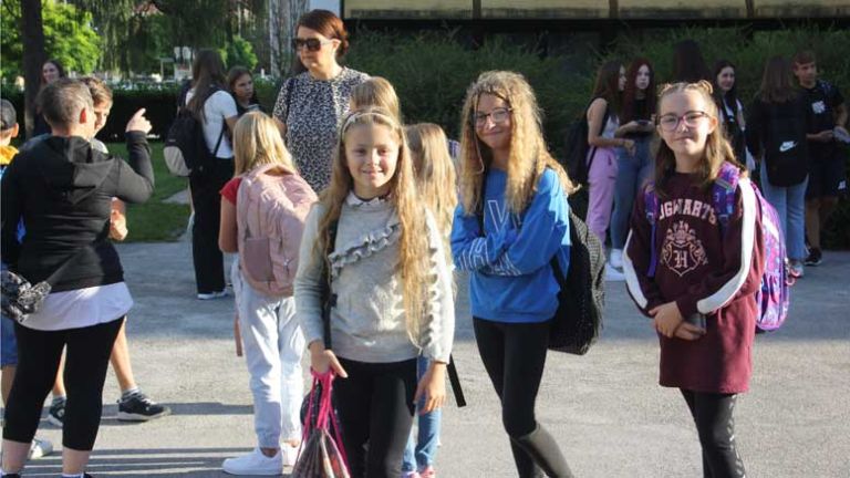 zacetek-sole-otroci-ucenci