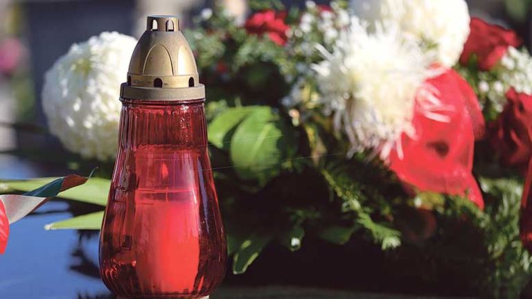 grob-red-candle-7563141