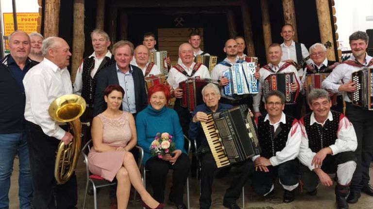 Harmonikarski-orkester-Barbara