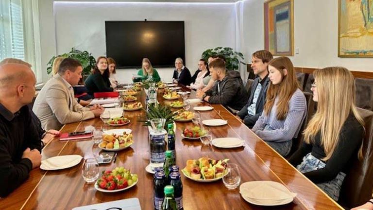 mladi-raziskovalci-na-zajtrku-26-4-24