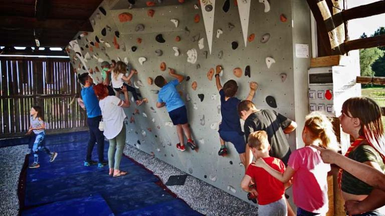 plezalna-stena-smartno