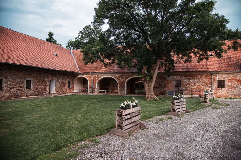 simbolična, ris, dvorec-rakičan, grad