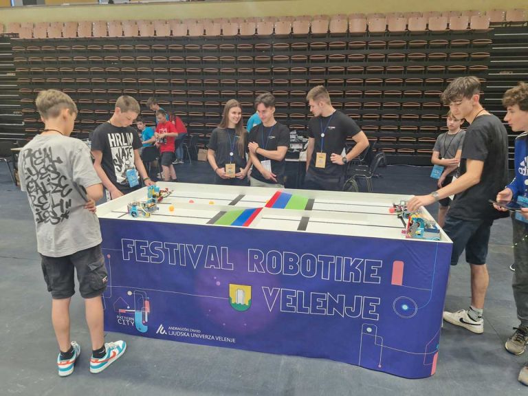 tekmovanje-robotika-3.jpg