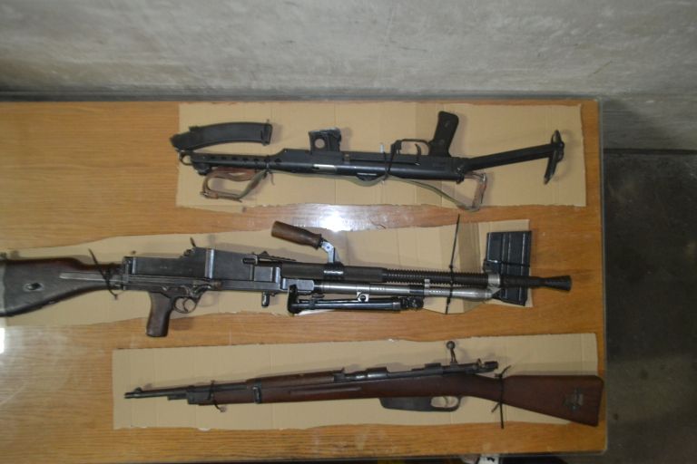 zaplenjeno orozje.JPG