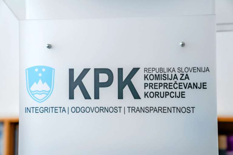 906977_kpk.jpg