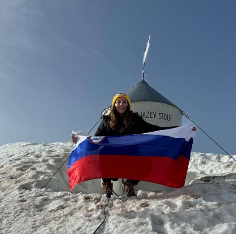 Lara Tošić, triglav.png