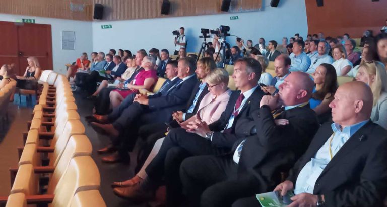 politični-dialog.jpg