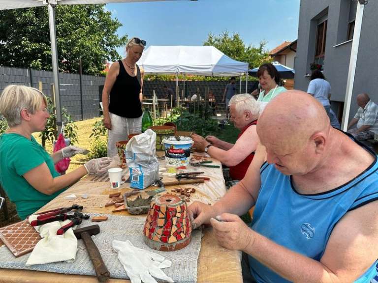 mozaik, likovna-kolonija, zavetišče-za-brezdomne, art-klub-7, likovno-društvo-gornja-radgona