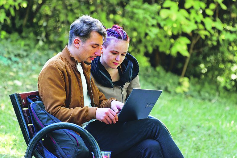 z generacija people-7530848.jpg