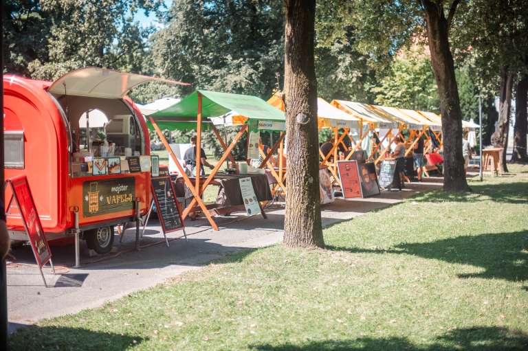 sočna-vilica, park