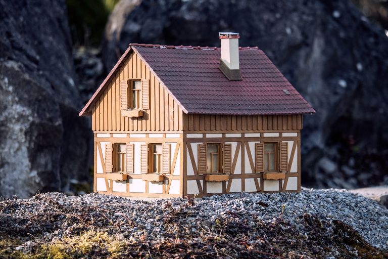 mala hiša model-house-4074800(1).jpg