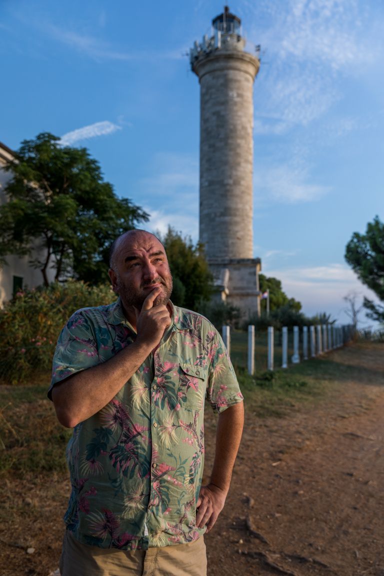 "Med več kot 50 liki, ki jih imitiram, ne morem izbrati najljubšega, saj vsak lik predstavlja del me