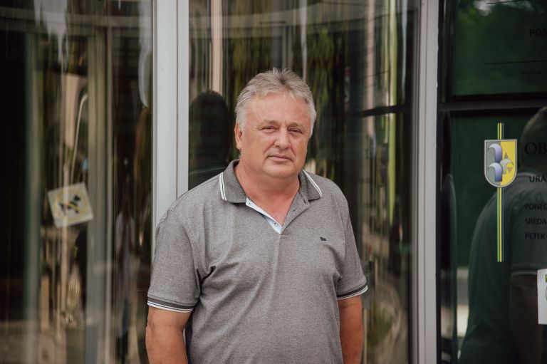 roman-leljak, občina-radenci, pokončna