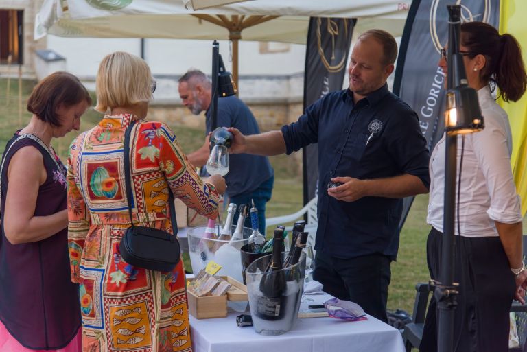 penina-fejst, grad-negova, festival-ljubezni-2024