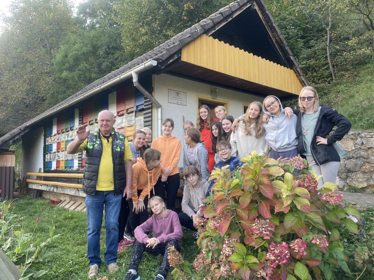 OŠ MPT Plešivec.jpg