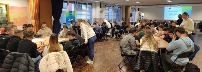 Delavnice dijaki.jpg