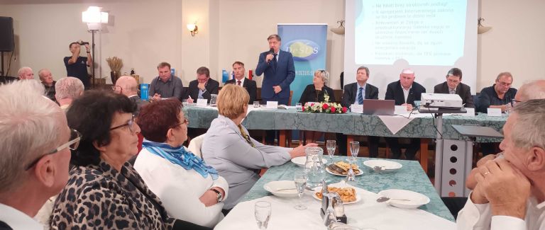 DeSUS-okrogla-miza.jpg