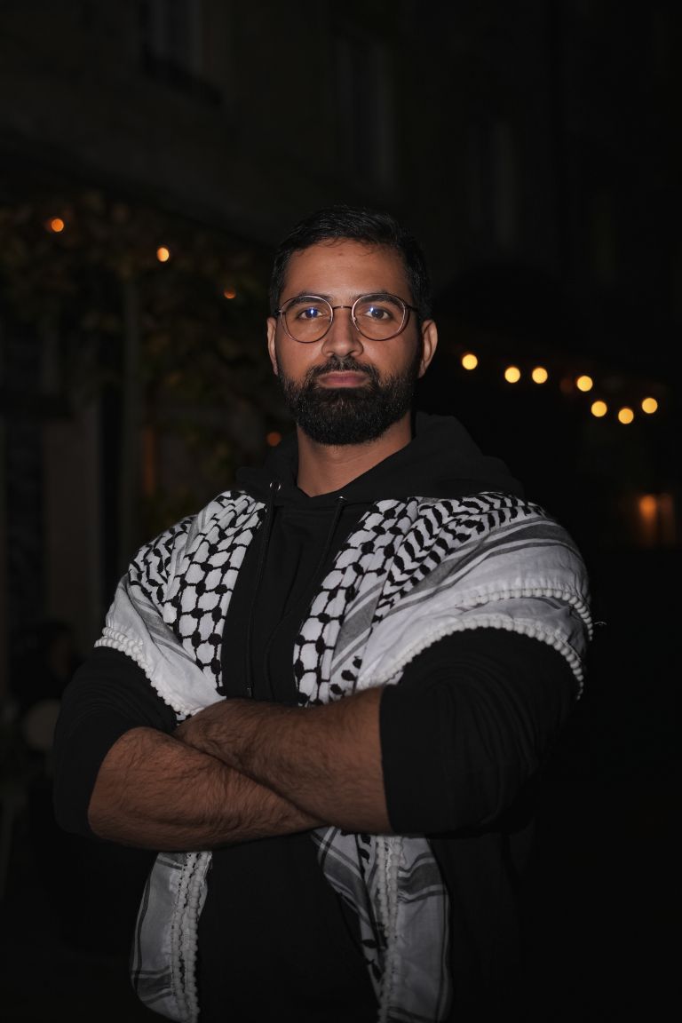 El Henry prihaja iz Gaze in v svojih rimah pripoveduje svojo zgodbo in zgodbo vseh Palestincev.