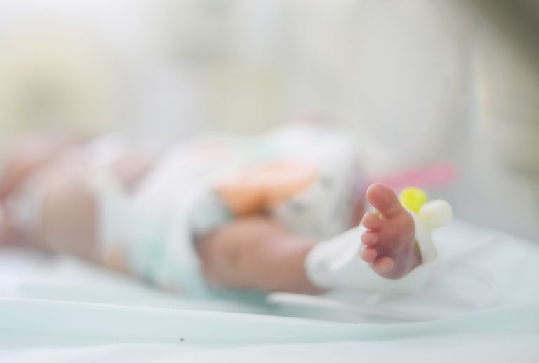 nedonošenček novorojenček