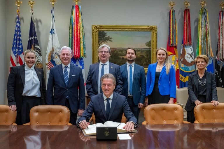 KOLAZ golob zda-twitter.jpg