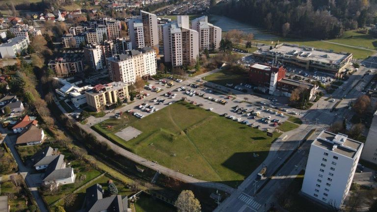 parcela Pošta Paka.jpg