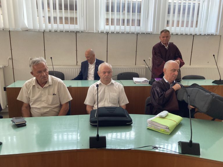 UV 3 jansa gantar kastelic Damijana Zist.jpg