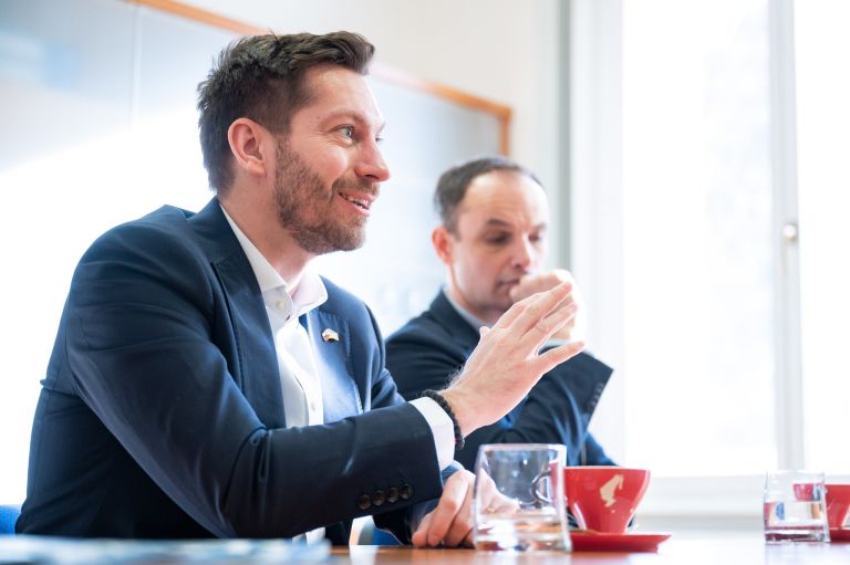 adrianic PLATFORMA.jpg