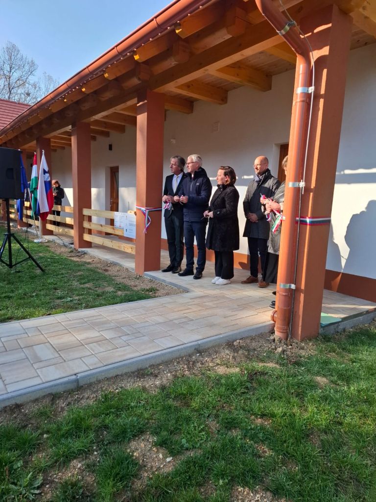 andovci, porabska-domacija, apartmaji, apartmajska-hisa-triglav