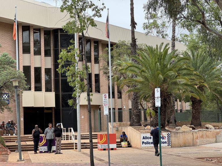 08 aborigini policijska postaja SS.JPG