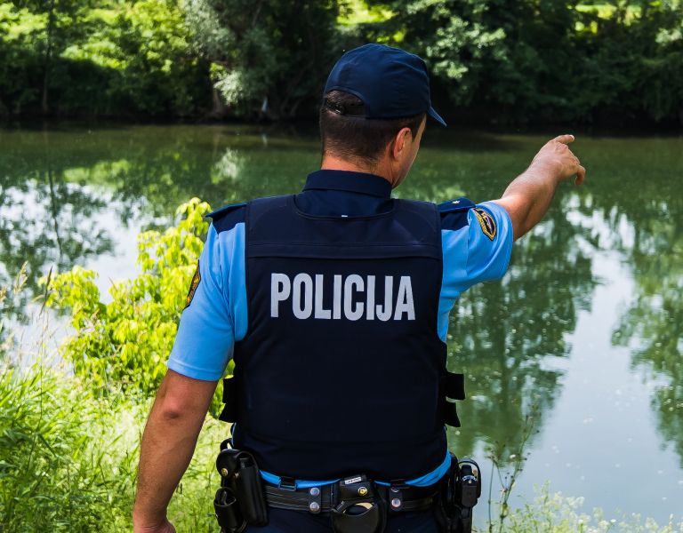 slovenska policija, meja, migracije