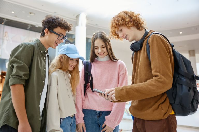 tik tok, mladi, telefon