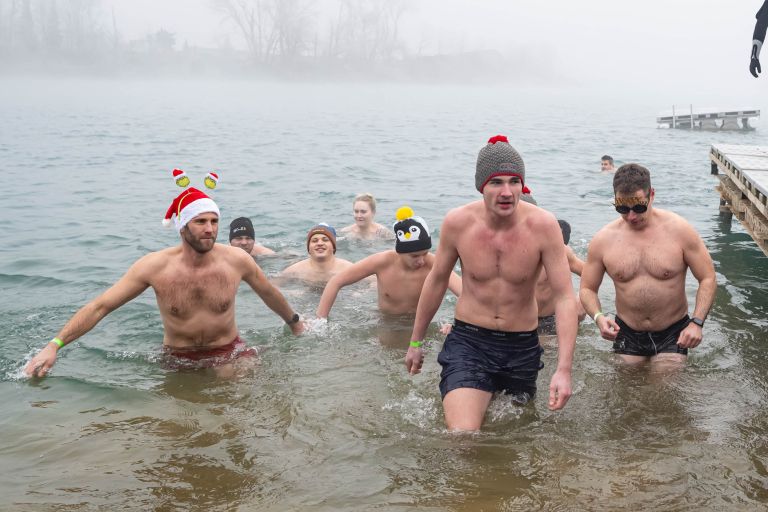 dahavski-pingvini, kamesnica, novoletno-kopanje