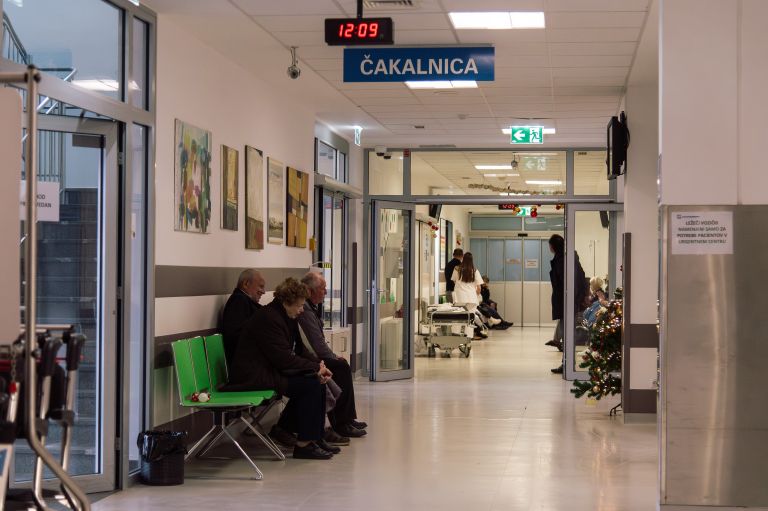 simbolična, zdravstvo, sbms, bolnišnica, bolnica, čakalnica, čakalne-vrste