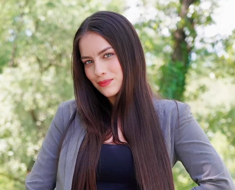 ana ursula najev 1.jpg