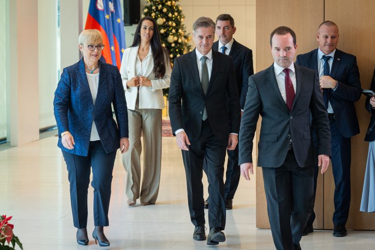 musar golob Bor Slana STA.jpg