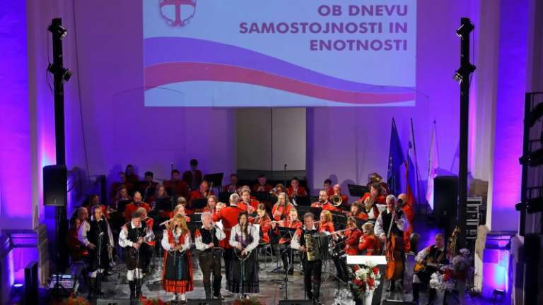 1735209043_cg_proslava_samostojnost_2.jpg