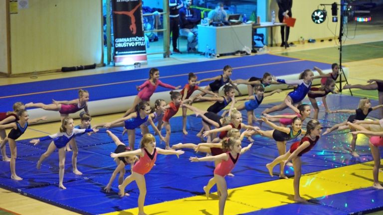 1514371108_cg_gimnastika_zakljucna_prireditev.jpg