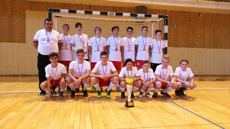 1495279410_futsal_fc_hisa_daril_ptuj_u-15_drzavni_prvaki_2017.jpg