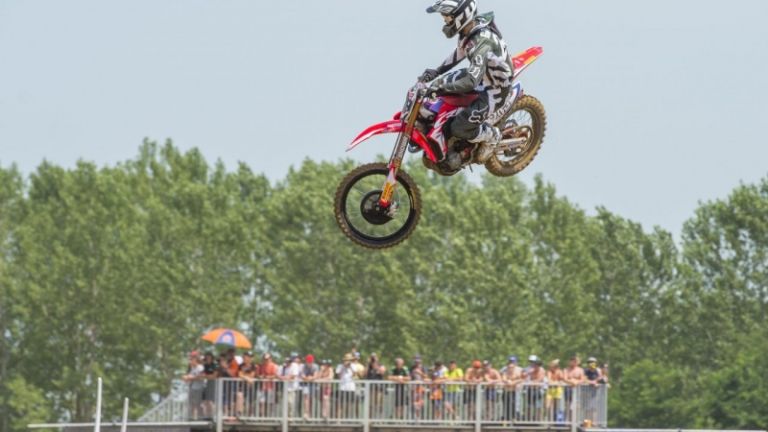 1498579982_motokros_mxgp_timgajser_hrc_2506_02.jpg