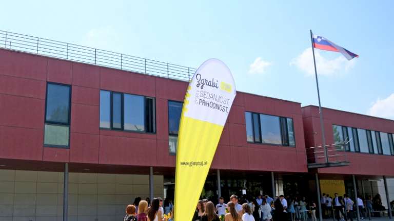 1715595012_cg_esej_matura_1.jpg