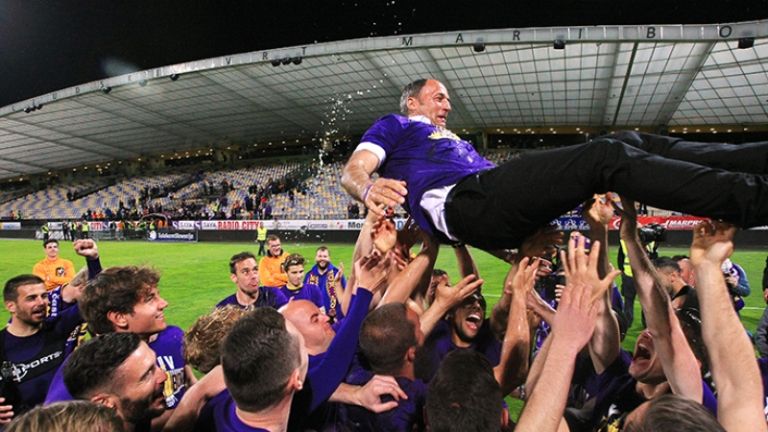 1494403889_nogomet_1_liga_maribor_prvaki_2017_.jpg