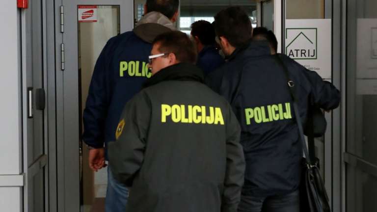 1667551803_policija_-_atrij.jpg