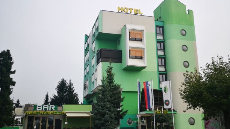 1633676290_hotel_Zalec.jpg