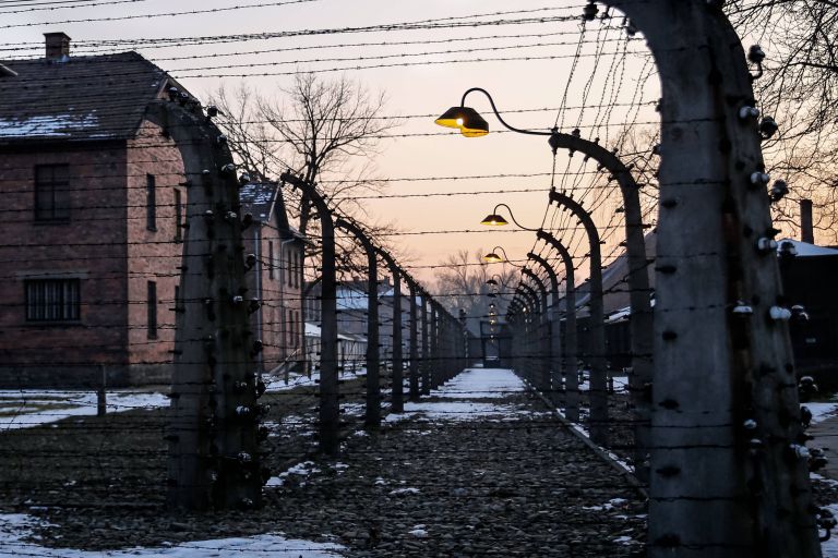 auschwitz.jpg